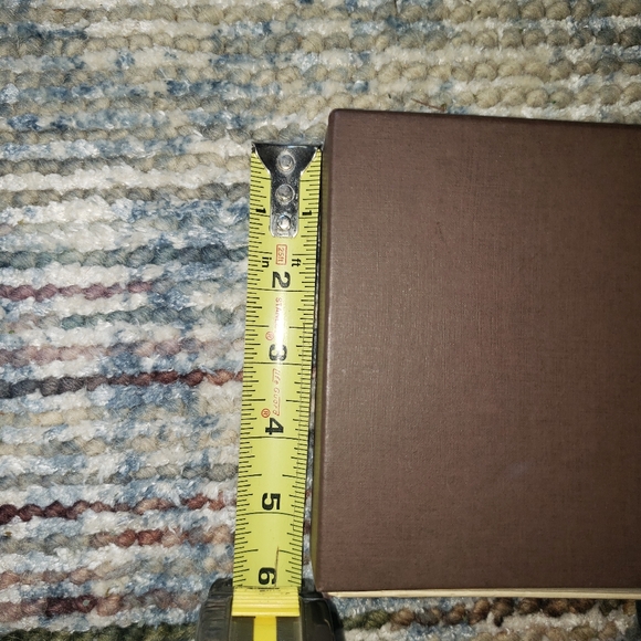 LOUIS VUITTON empty gift box w/cord - Picture 2 of 5